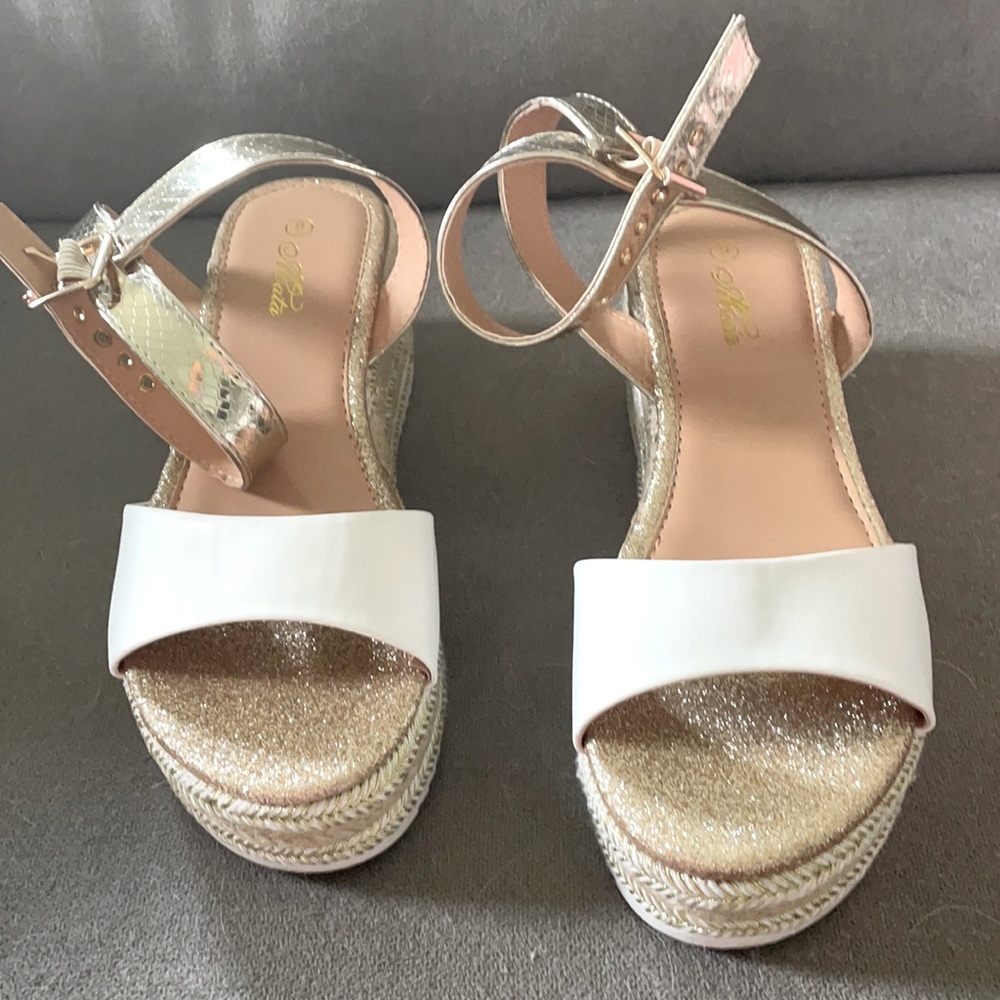 Mata white and gold shoes. New.